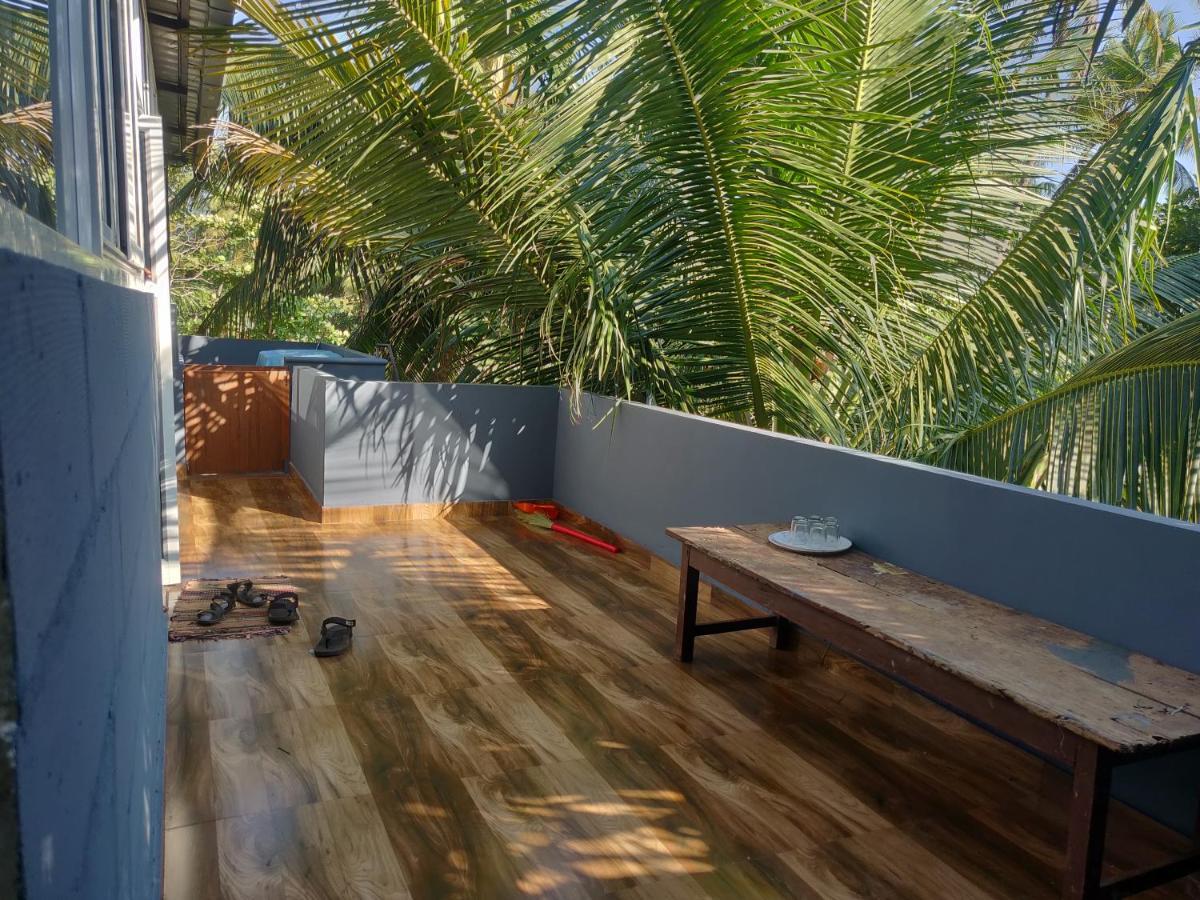 Sunshine Service Villa Канур Екстериор снимка