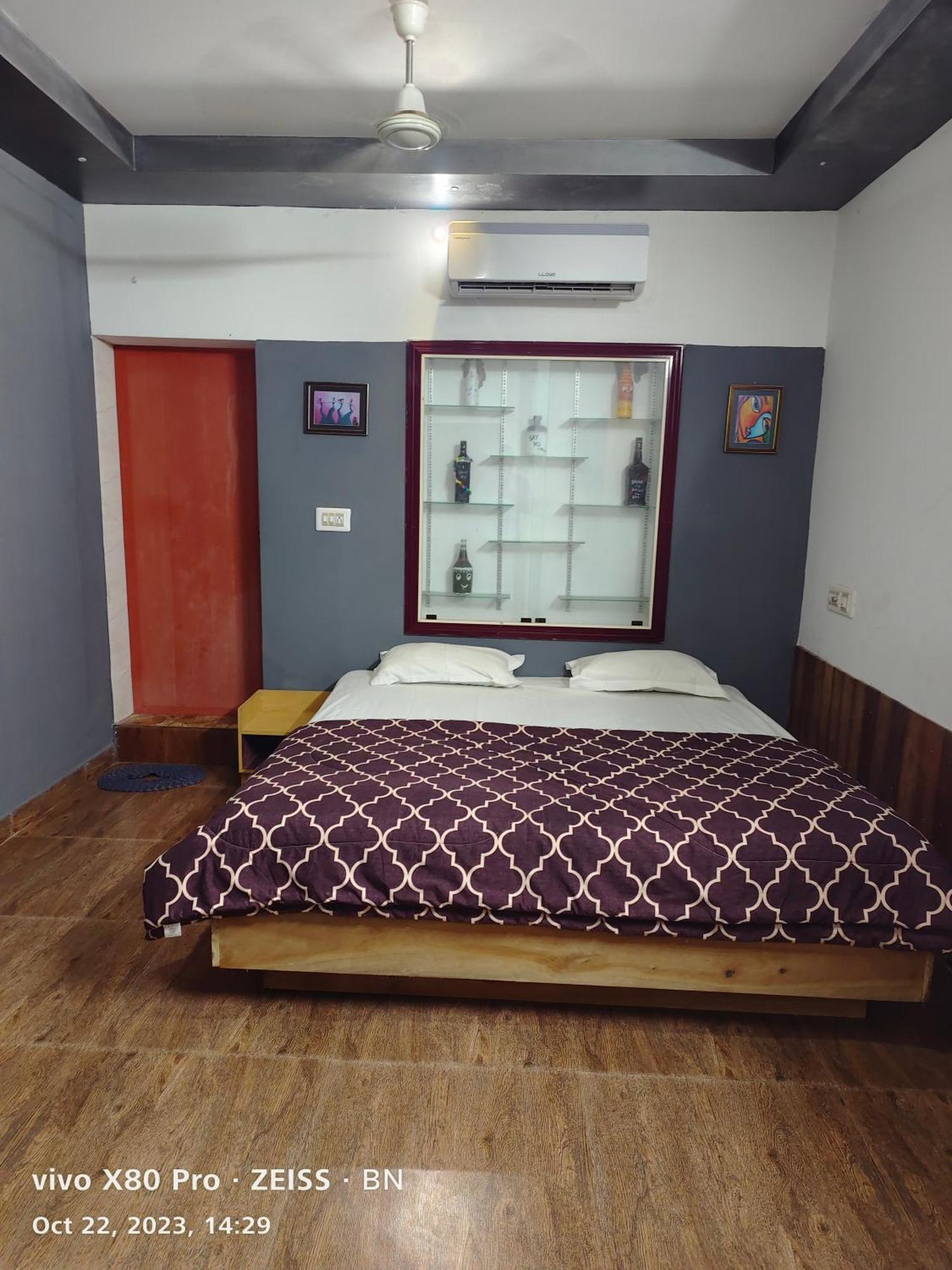 Sunshine Service Villa Канур Екстериор снимка