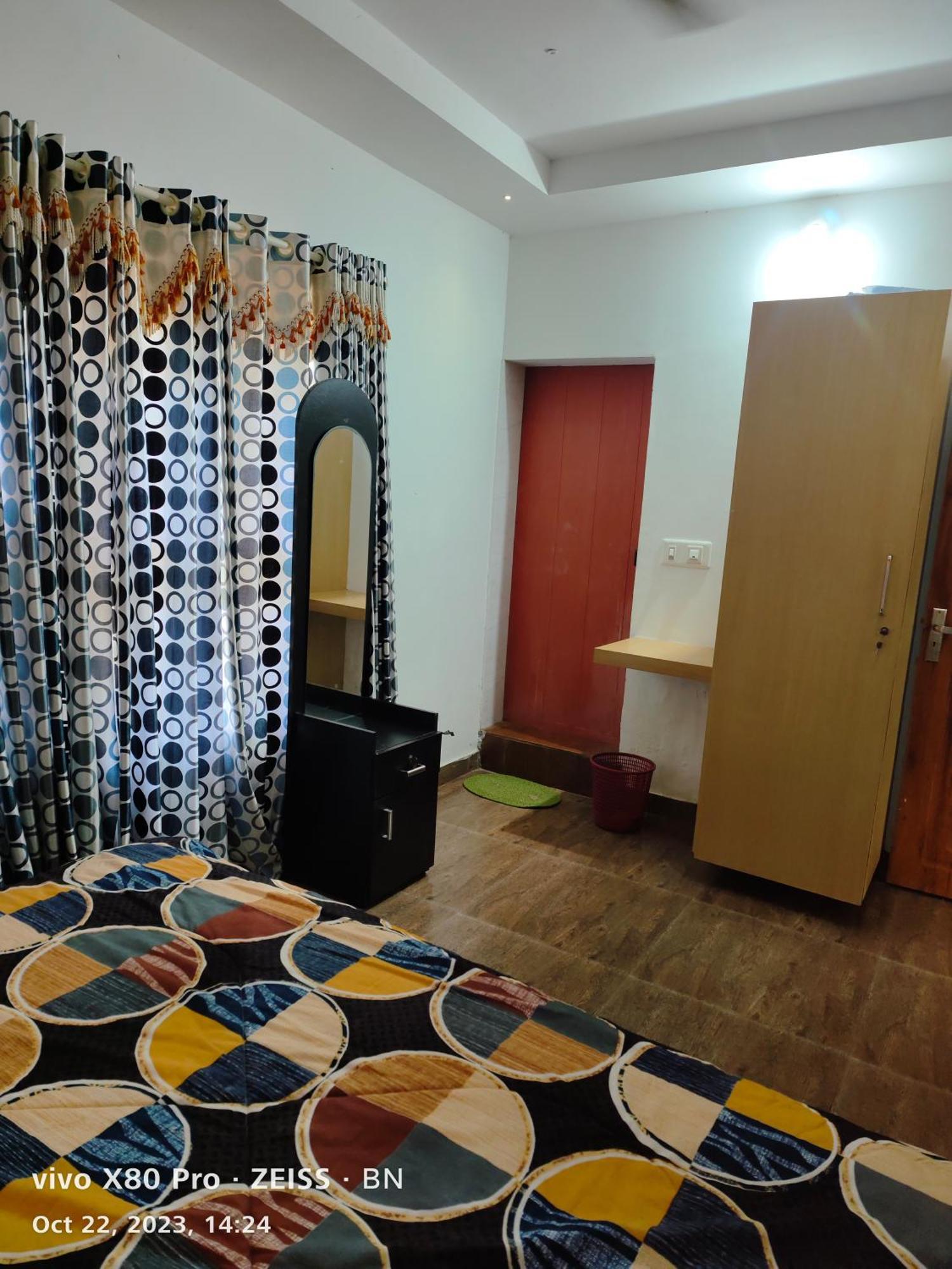 Sunshine Service Villa Канур Екстериор снимка
