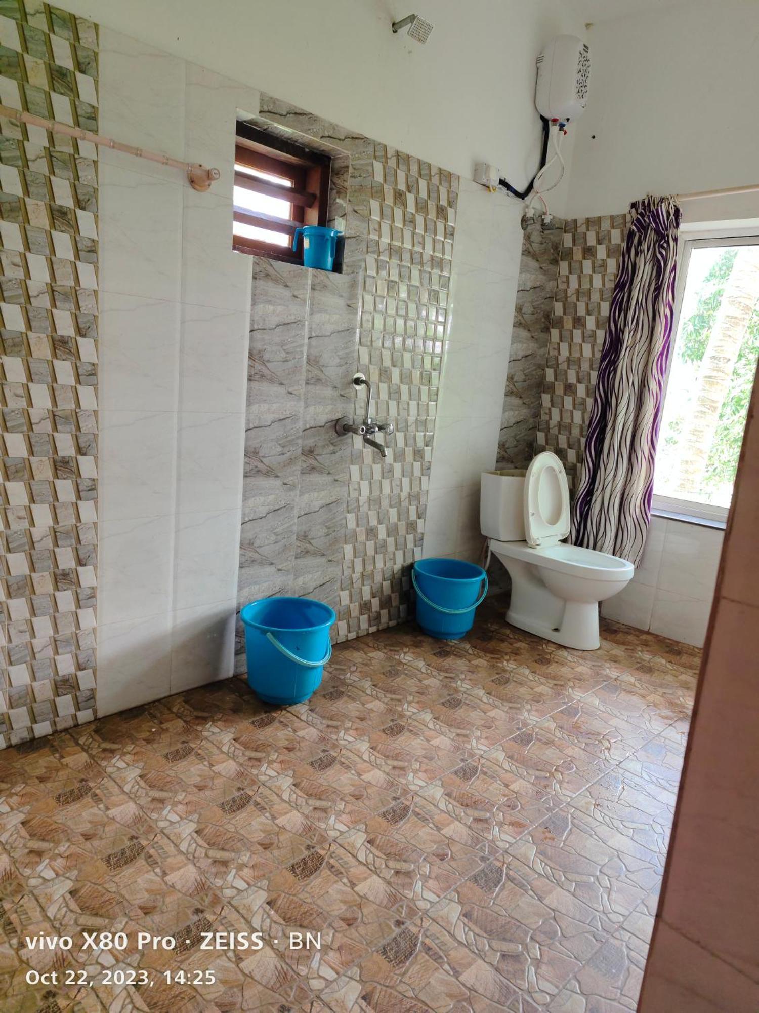 Sunshine Service Villa Канур Екстериор снимка