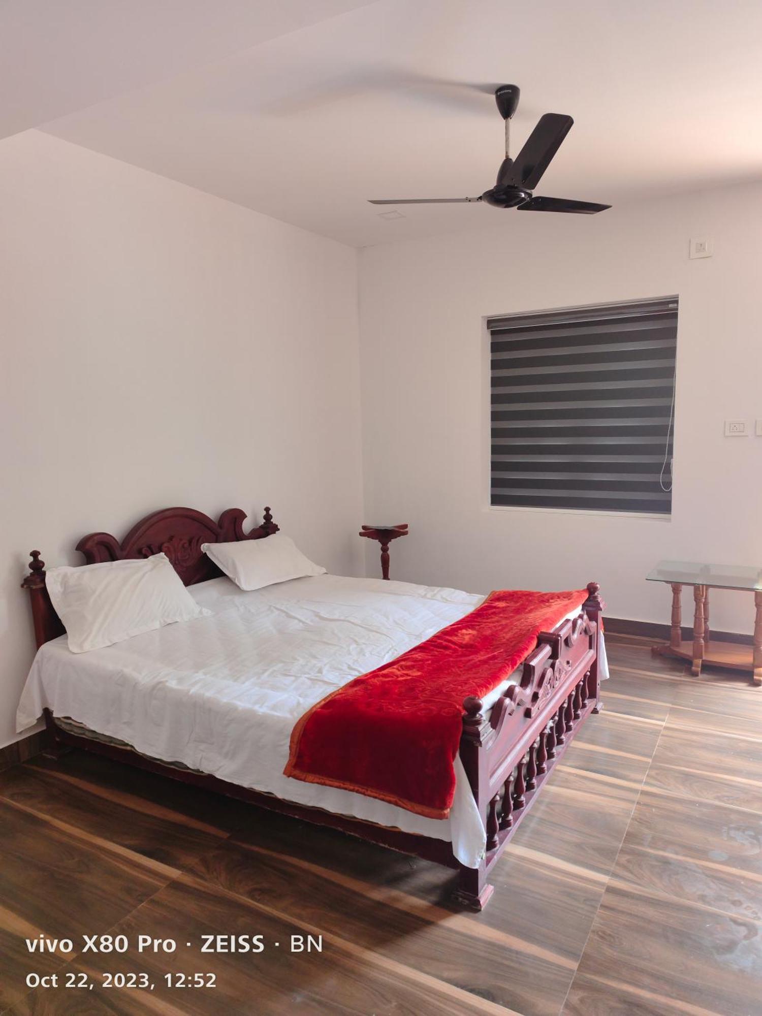 Sunshine Service Villa Канур Екстериор снимка