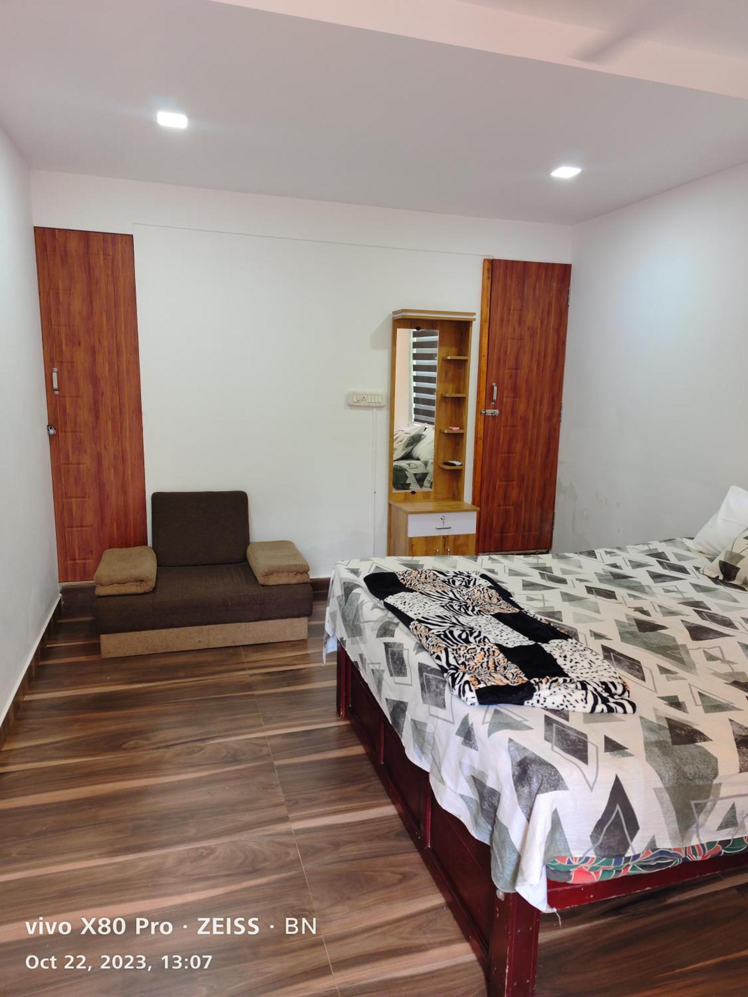 Sunshine Service Villa Канур Екстериор снимка