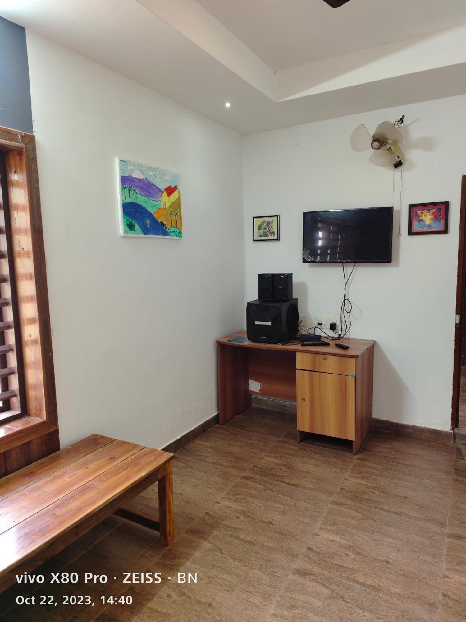 Sunshine Service Villa Канур Екстериор снимка